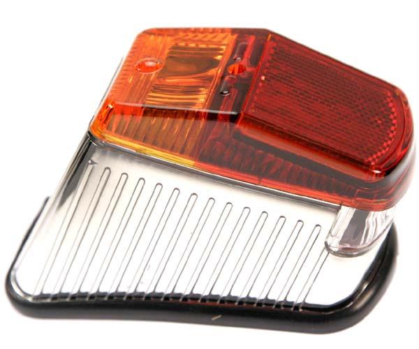 Achterlicht kompleet met montagerubber en binnenwerk voor modellen vanaf 1965. Deze uitvoering beschikt over 2 fittingen zodat je ook remlicht en kentekenverlichting kunt instaleren indien je dat wenst...