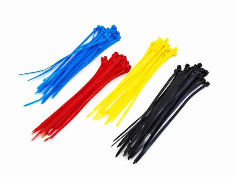 Tie-rips/ trekbandjes 4 kleuren 200mm x 4,6mm (100 stuks)